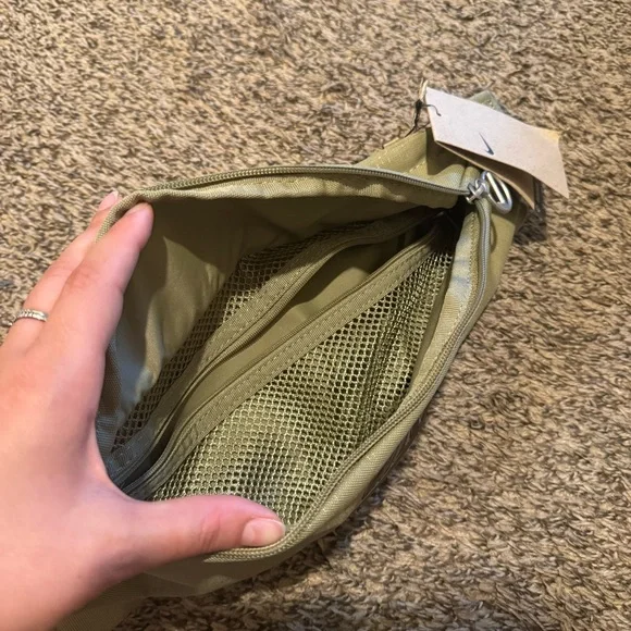 Nike Heritage Olive Green Crossbody Fanny Pack Bag - Picture 6 of 6